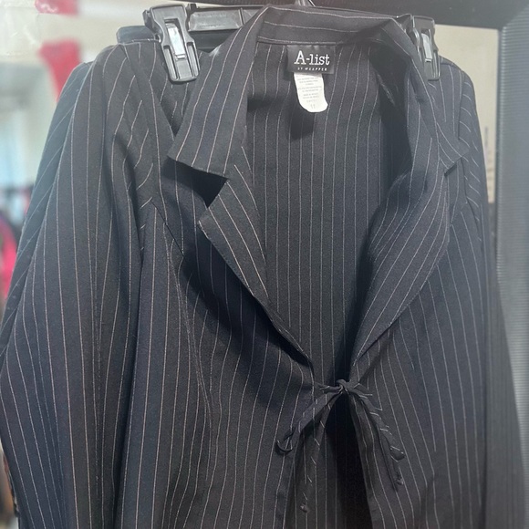 Striped Blazer - Picture 2 of 3